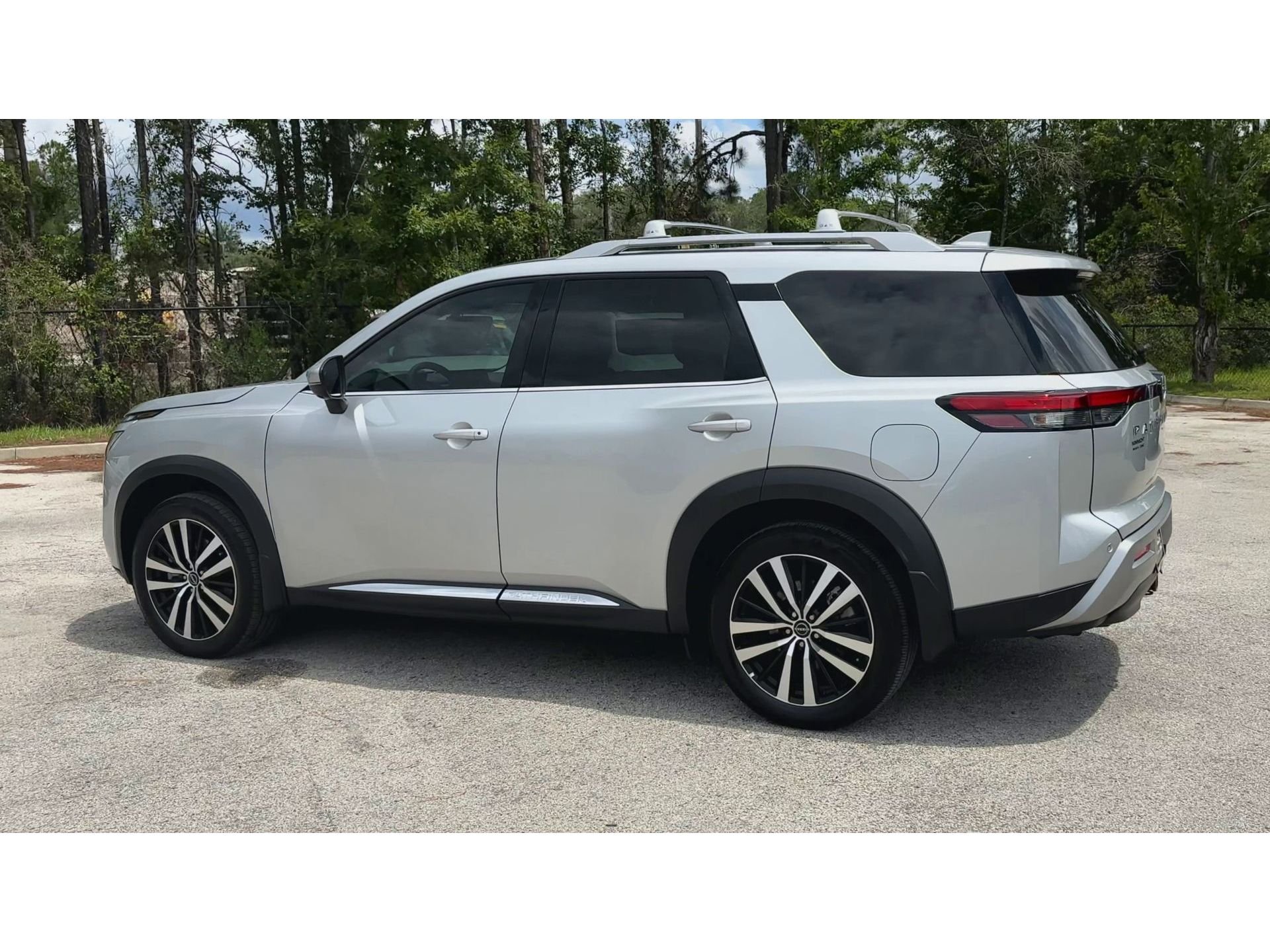 2024 Nissan Pathfinder Platinum - Photo 6
