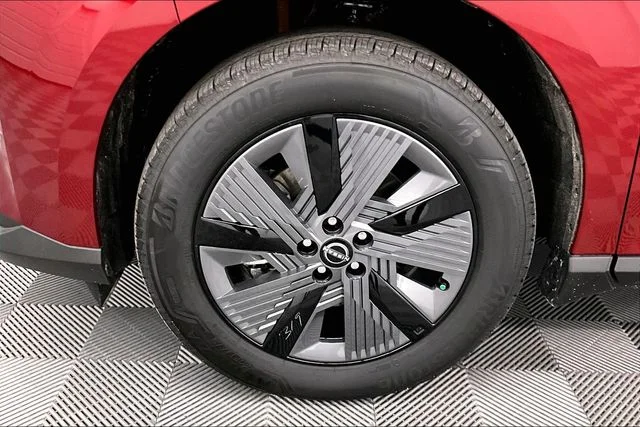 New 2025 Scarlet Ember Tintcoat/Super Black Nissan SL image 13
