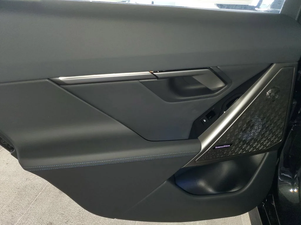New 2026 Black Sapphire Metallic BMW M60 image 9