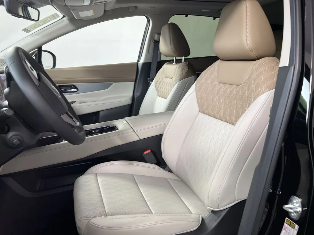 New 2026 Super Black Nissan Platinum image 13