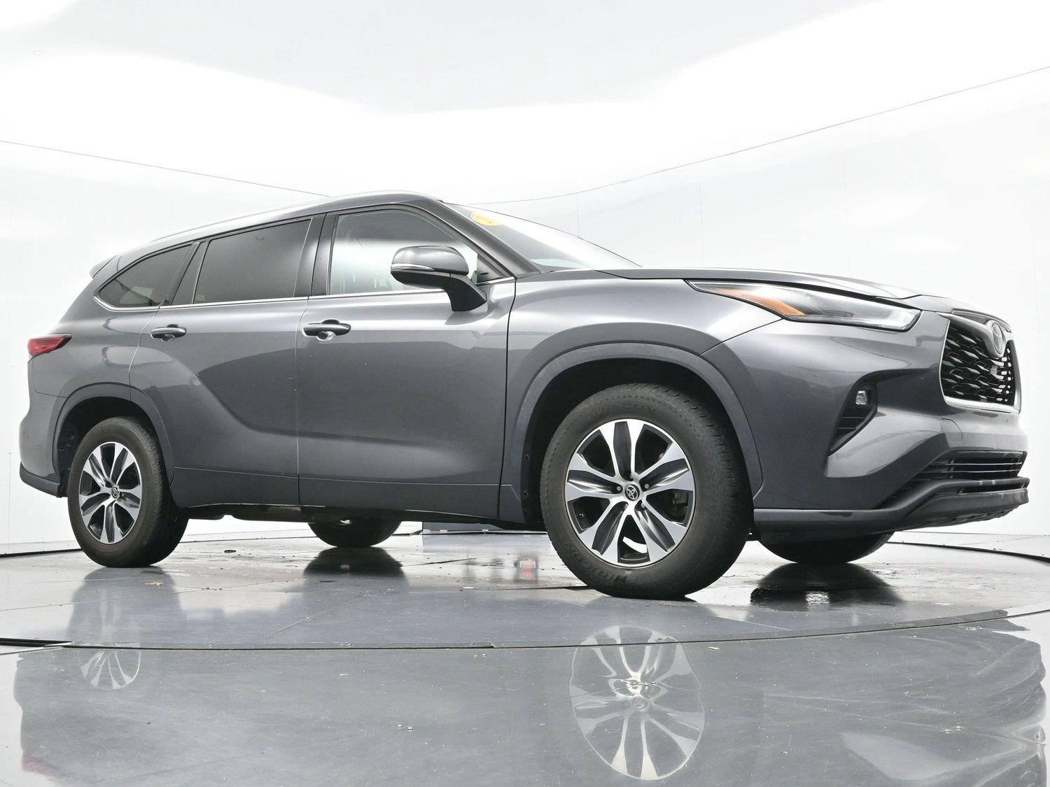 Used 2022 Magnetic Gray Metallic Toyota XLE image 52
