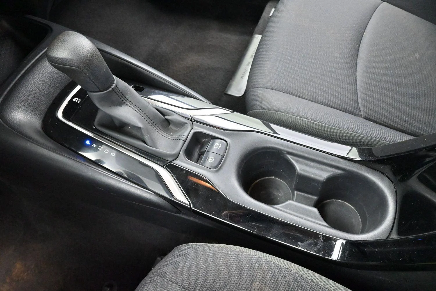 Used 2022 Celestite Gray Metallic Toyota LE image 22
