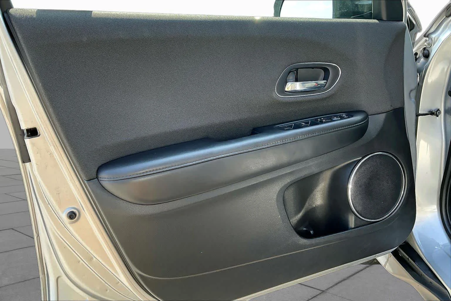 Used 2022 Lunar Silver Metallic Honda EX image 22