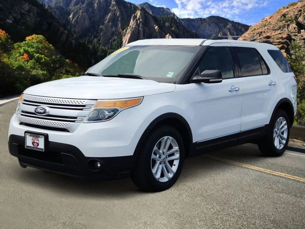 Used 2015 White Ford XLT image 2