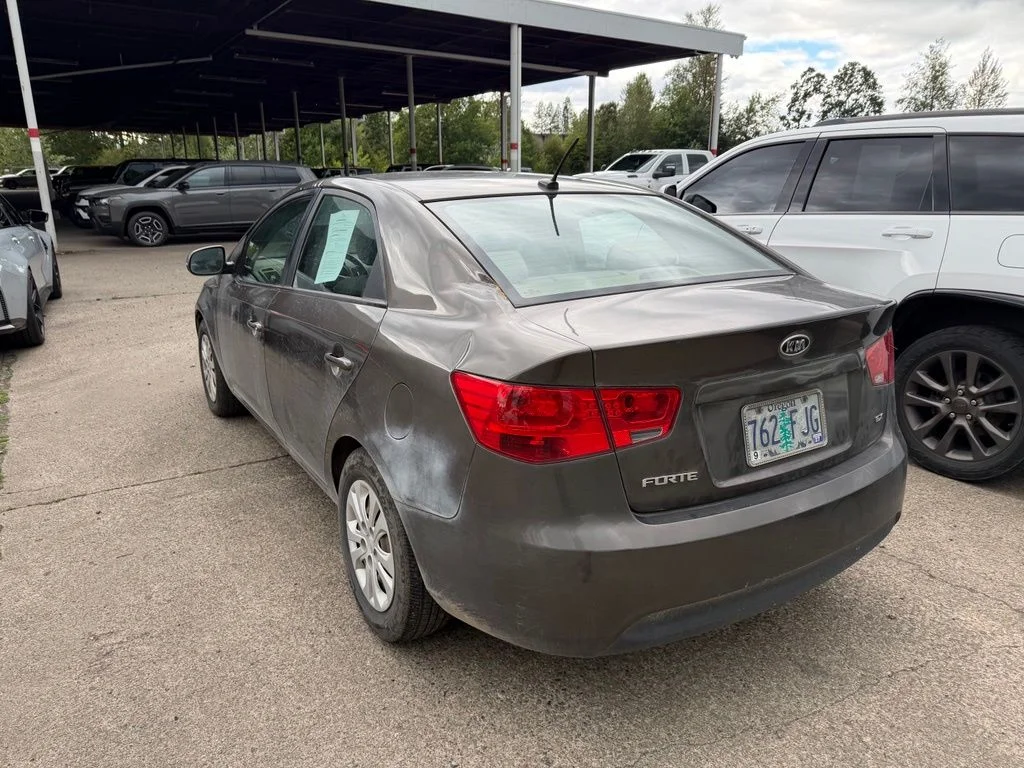 Used 2012 Brown Kia EX image 5