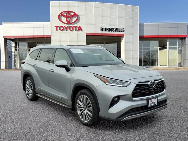 2025 Toyota Highlander Hybrid Platinum