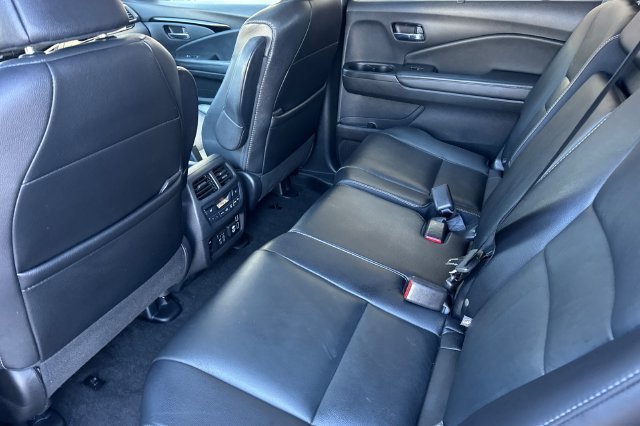 Used 2020  Honda Touring image 15