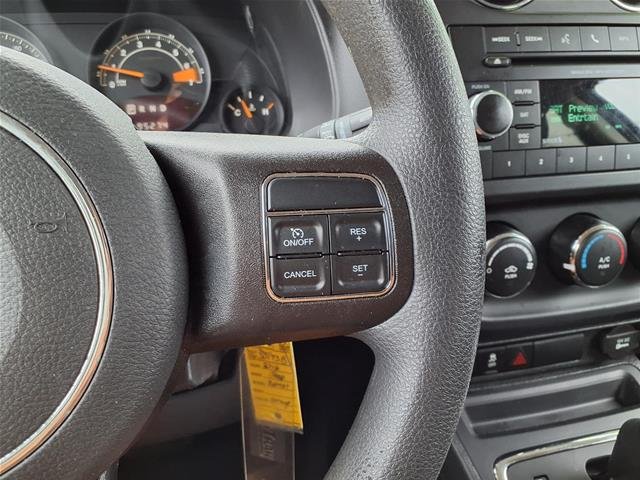 Used 2016 Billet Silver Metallic Jeep  image 28