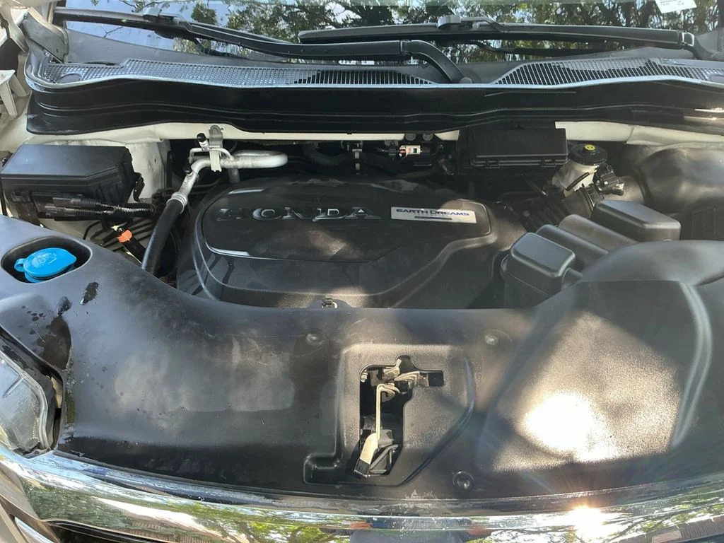 Used 2017 White Honda Elite image 30