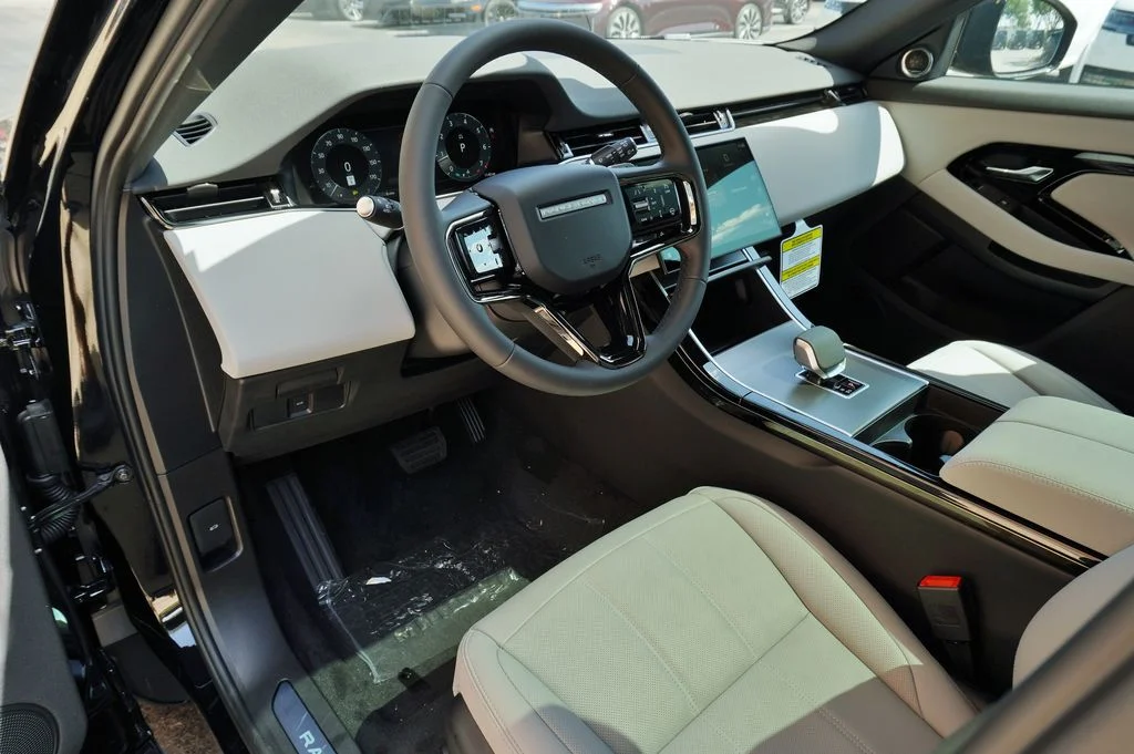New 2026 Santorini Black Land Rover S image 12
