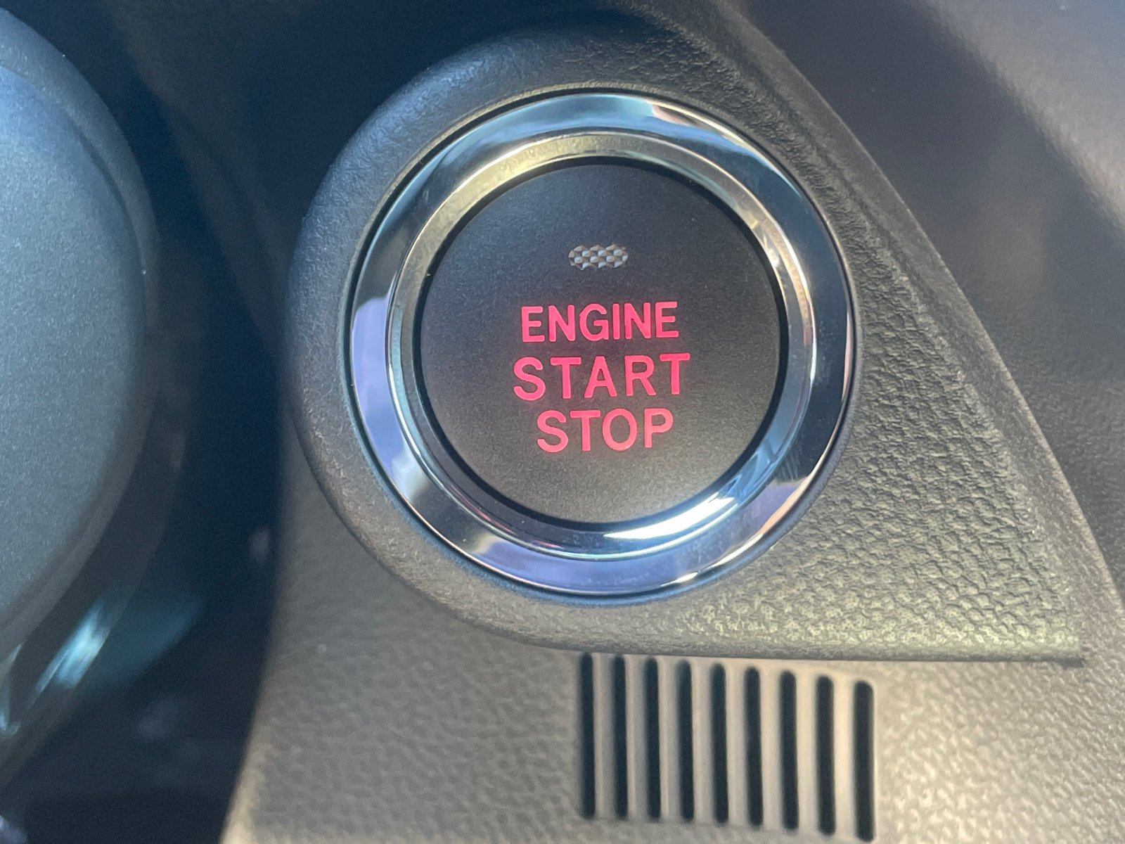 New 2026 CERAMIC WHITE Subaru Base image 17