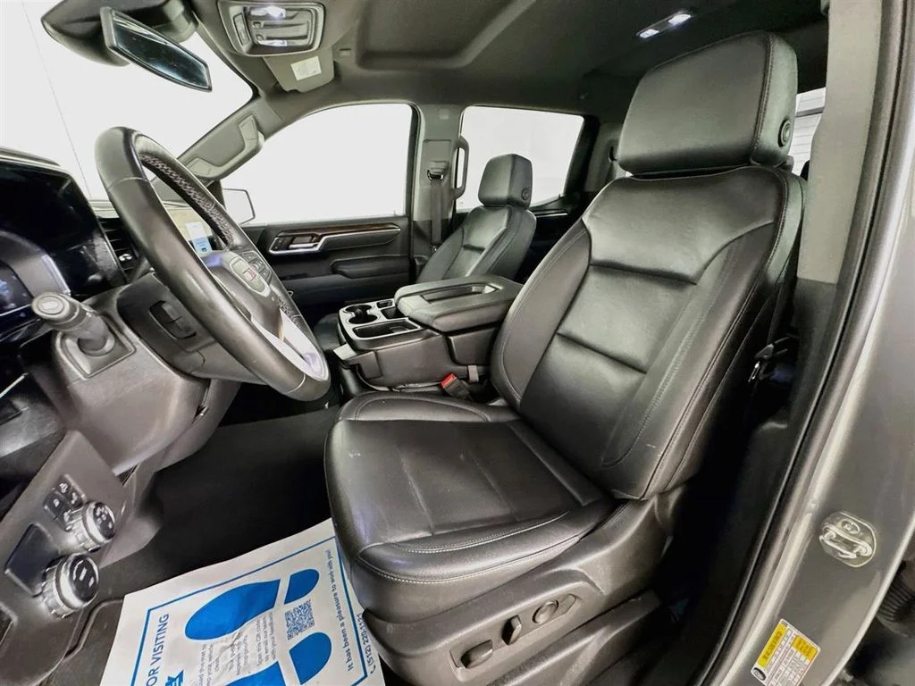 Used 2025 Silver GMC SLT image 25