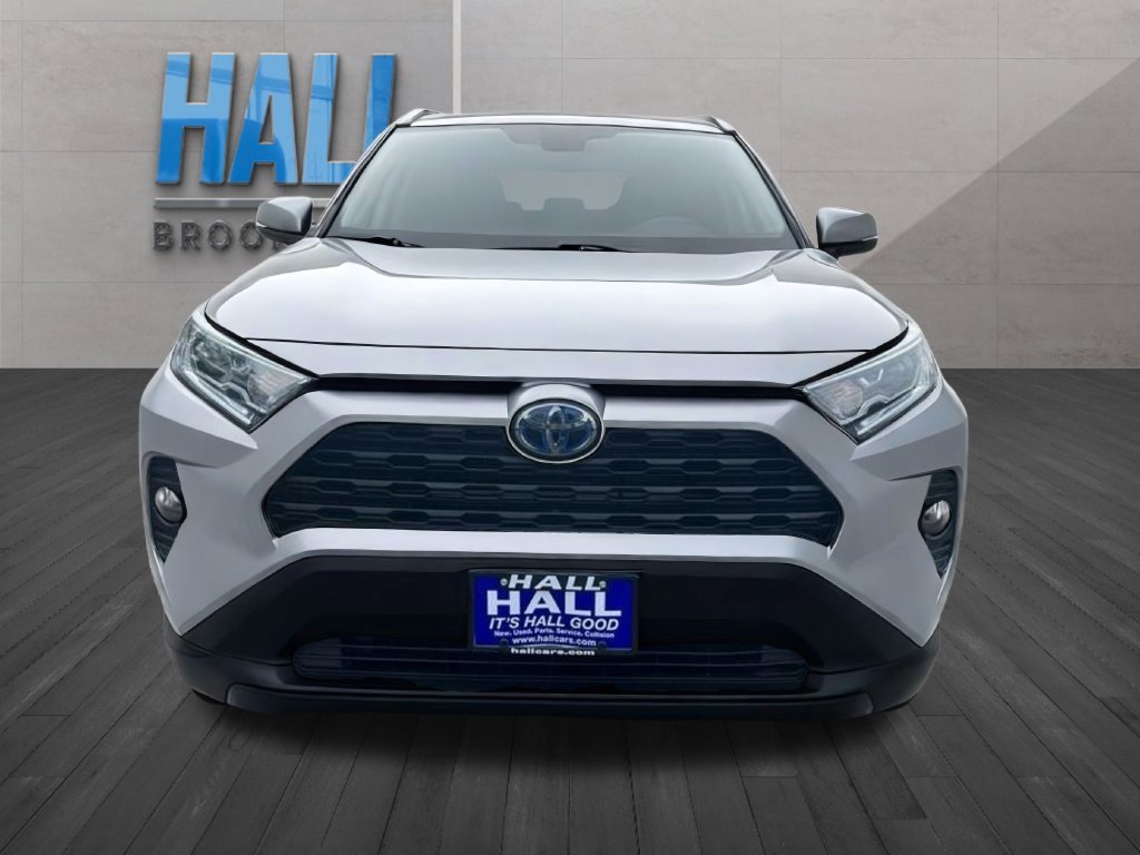 Used 2021 Silver Toyota XLE Premium image 7