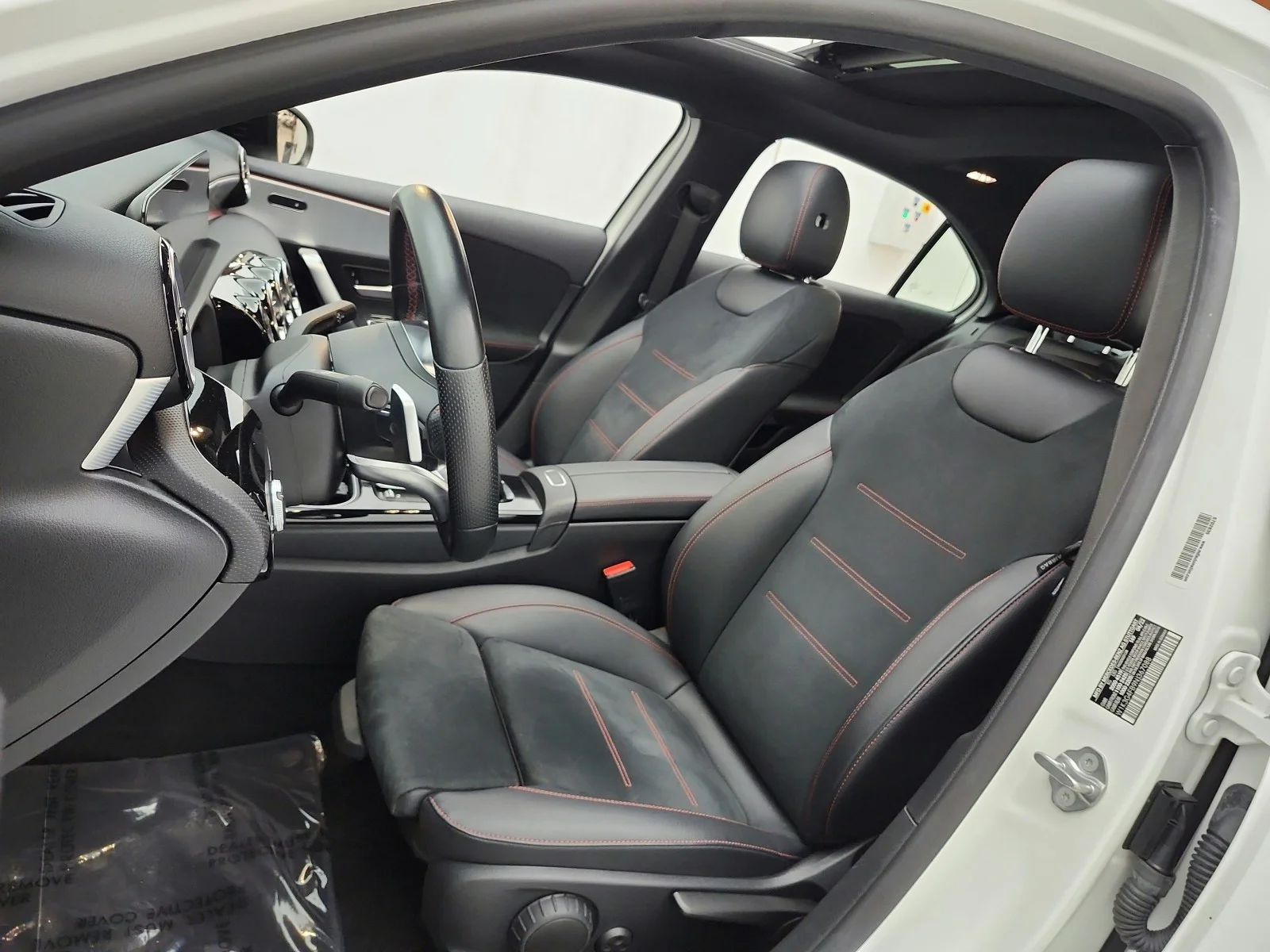 Used 2022 Polar White Mercedes-Benz A 220 4MATIC® Sedan image 10