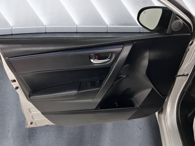 Used 2019 Silver Toyota SE image 12