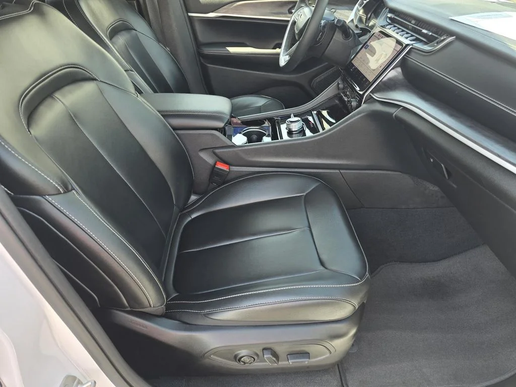 Used 2023 White Jeep Limited image 21