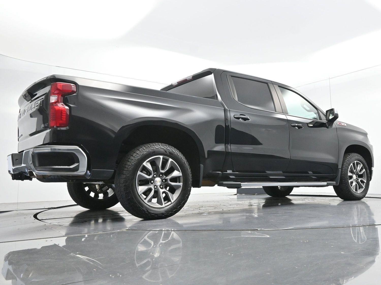 Used 2022 Black Chevrolet LT image 49