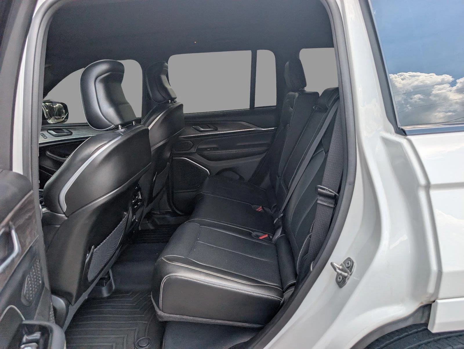 Used 2023 Bright White Clearcoat Jeep Overland image 34