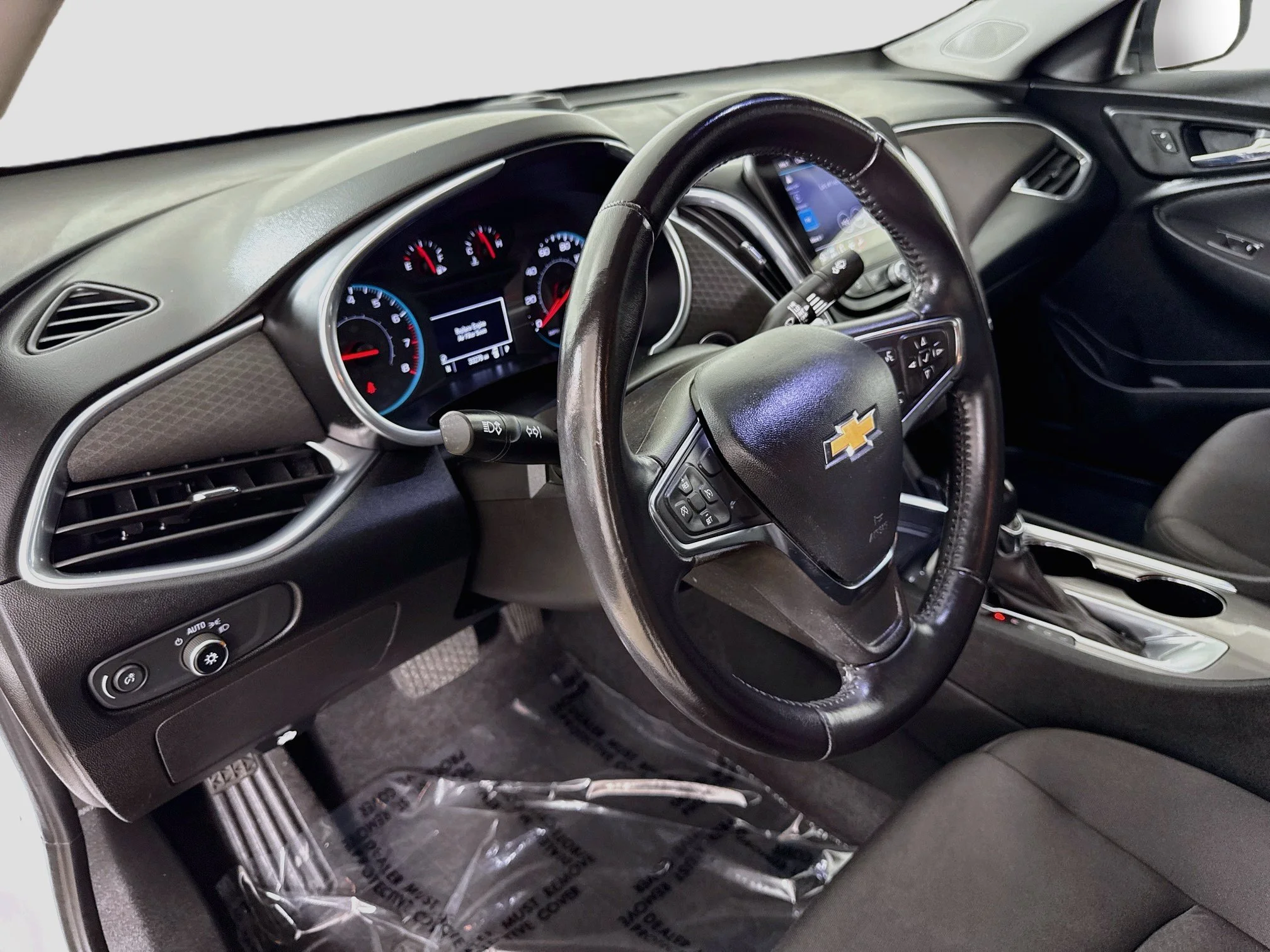 Used 2021 SUMMIT WHITE Chevrolet LT image 11