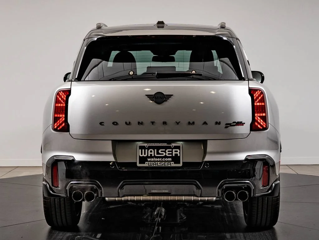New 2027 Silver MINI Iconic image 7