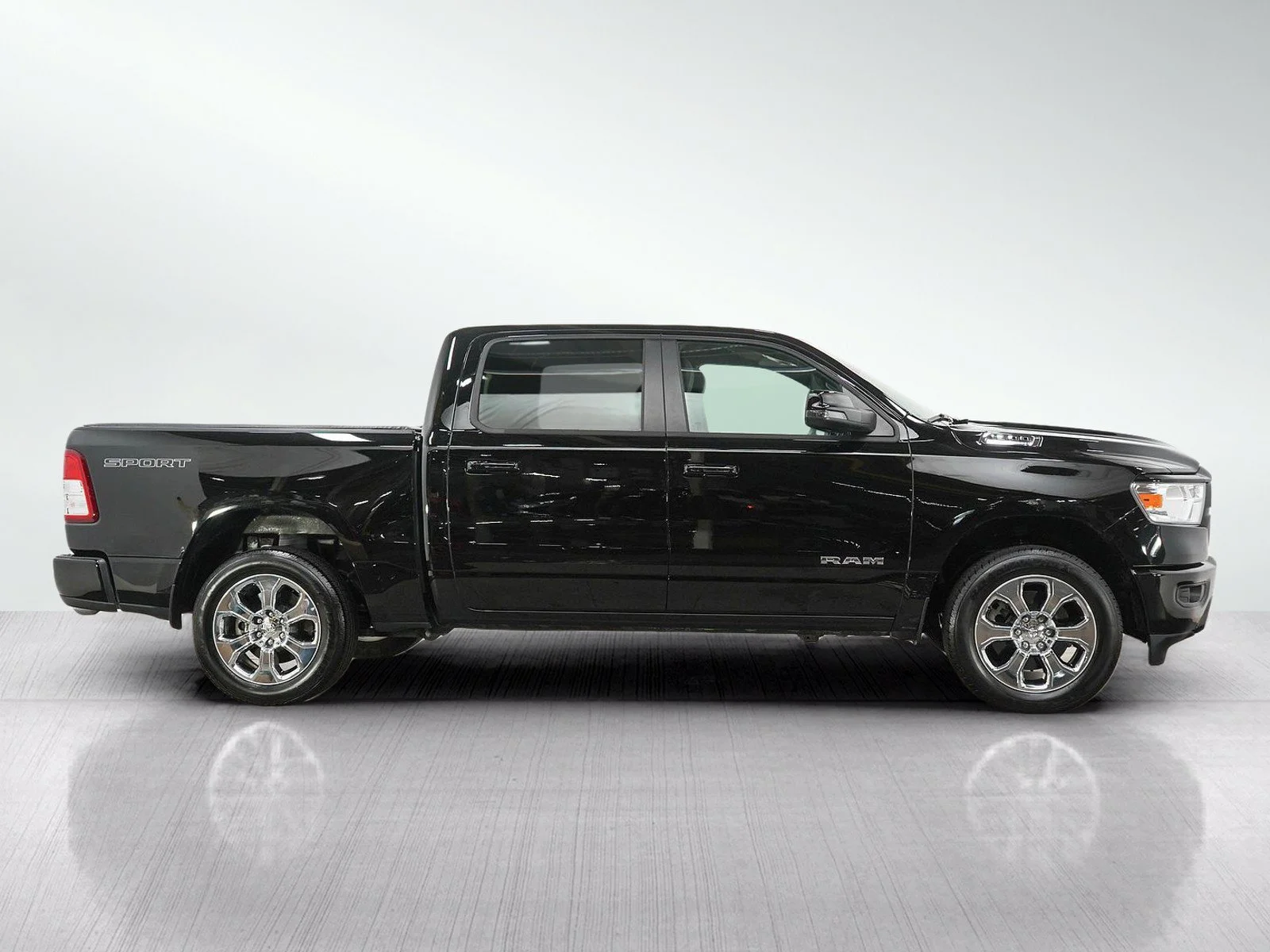 Used 2023 Diamond Black Crystal Pearlcoat Ram Big Horn/Lone Star image 7