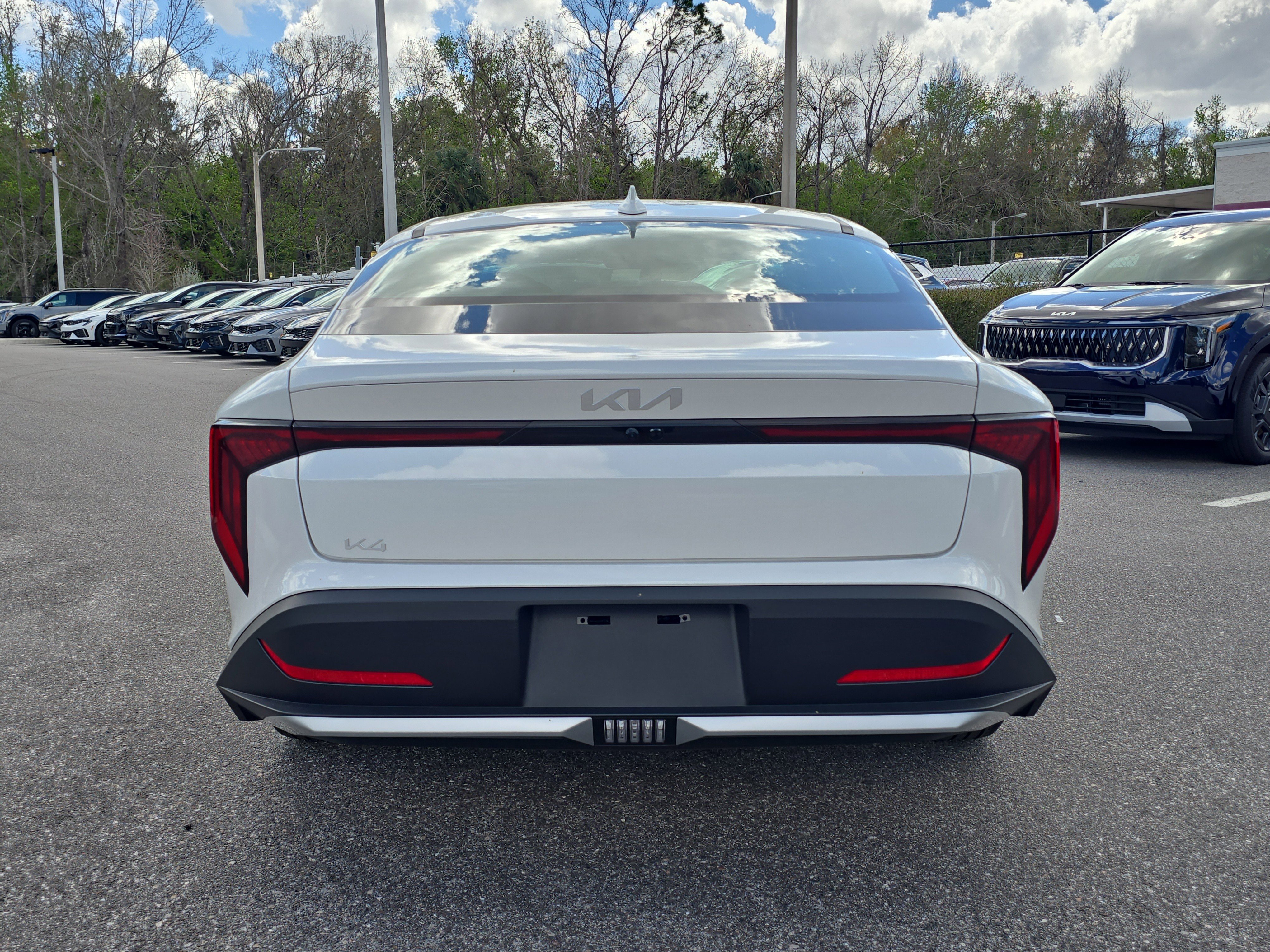 New 2026 Snow White Pearl Kia LXS image 7