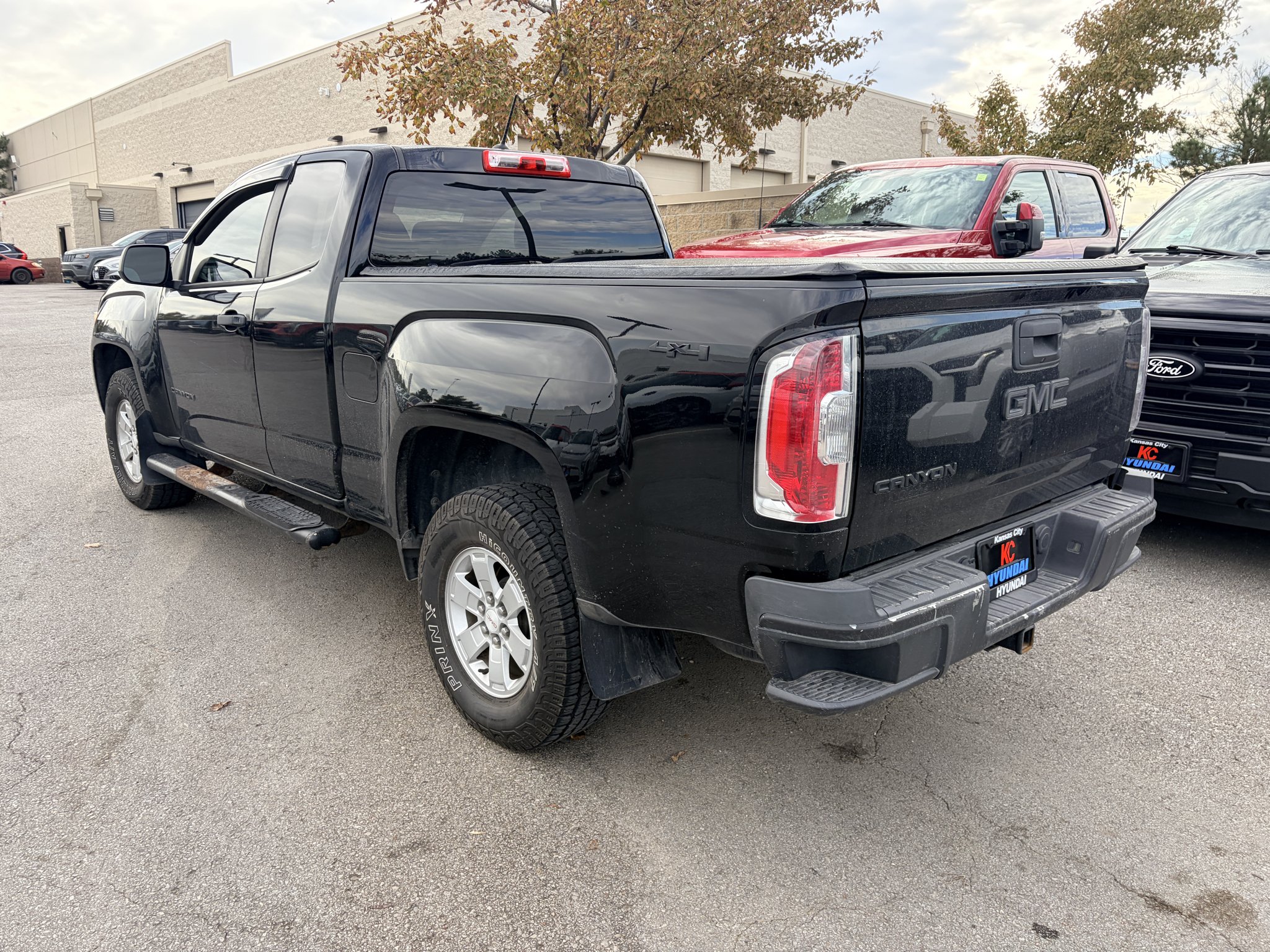 Used 2016 Onyx Black GMC 4WD image 6