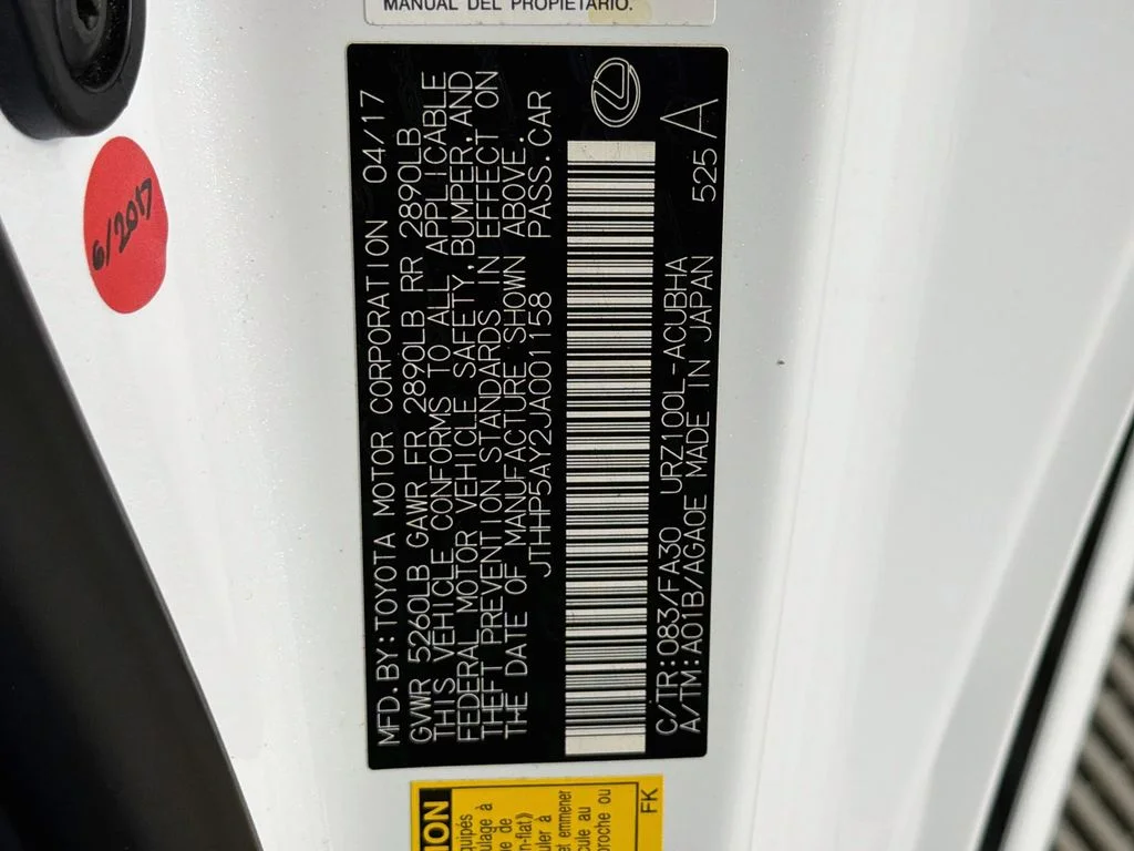 Used 2018 White Lexus 500 image 33