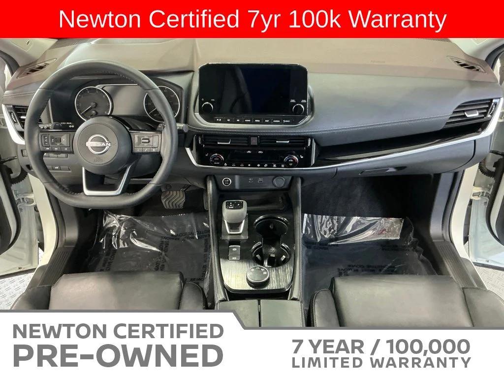 Certified Used 2023 Pearl White Tricoat/Super Black Nissan SL image 19