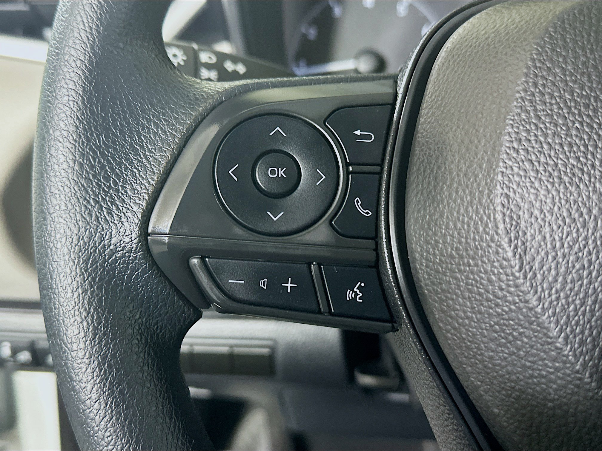 Used 2024 Ice Toyota LE image 16