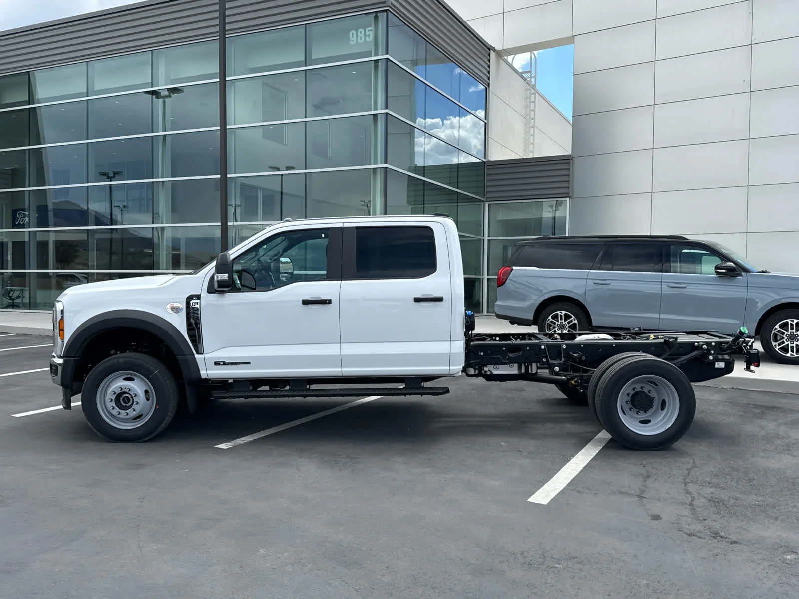 New 2026 Oxford White Ford F-550® XL image 10