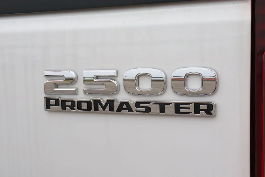 Used 2025 White Ram Base image 26