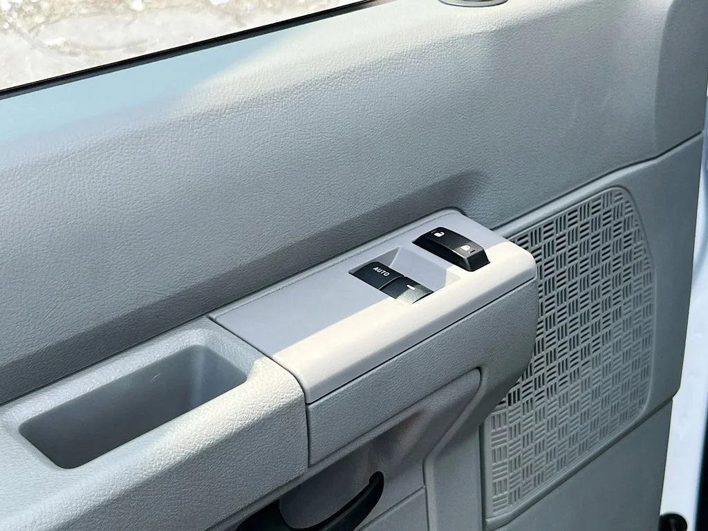 2025 Ford E-Series Cutaway Base - Photo 11