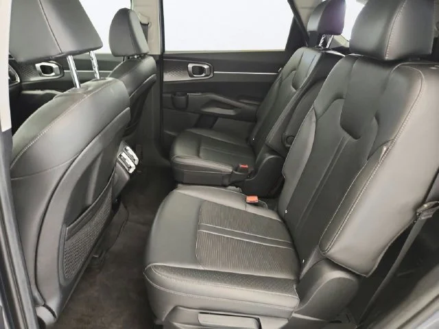 Used 2025 Everlasting Silver Kia EX image 24