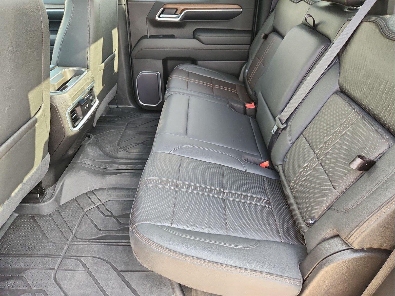 2022 Chevrolet Silverado 1500 High Country - 4