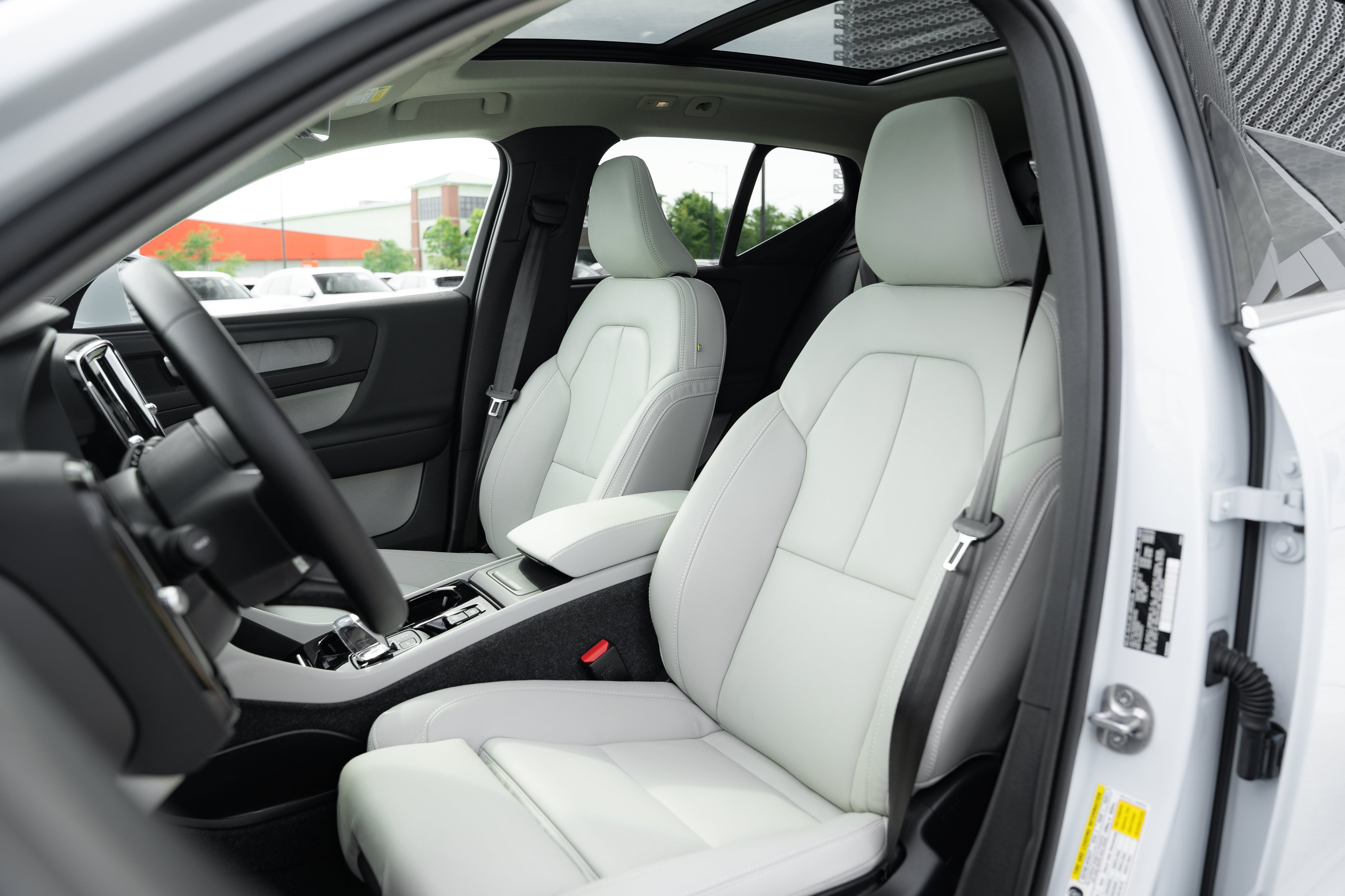 Used 2024 Cloud Blue Volvo Plus Bright Theme image 18