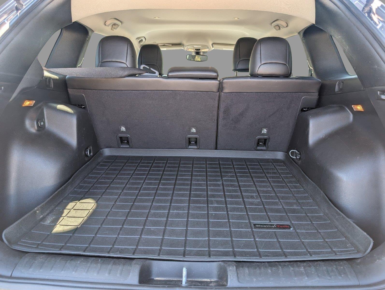 Used 2021 Diamond Black Crystal Pearlcoat Jeep Altitude image 5