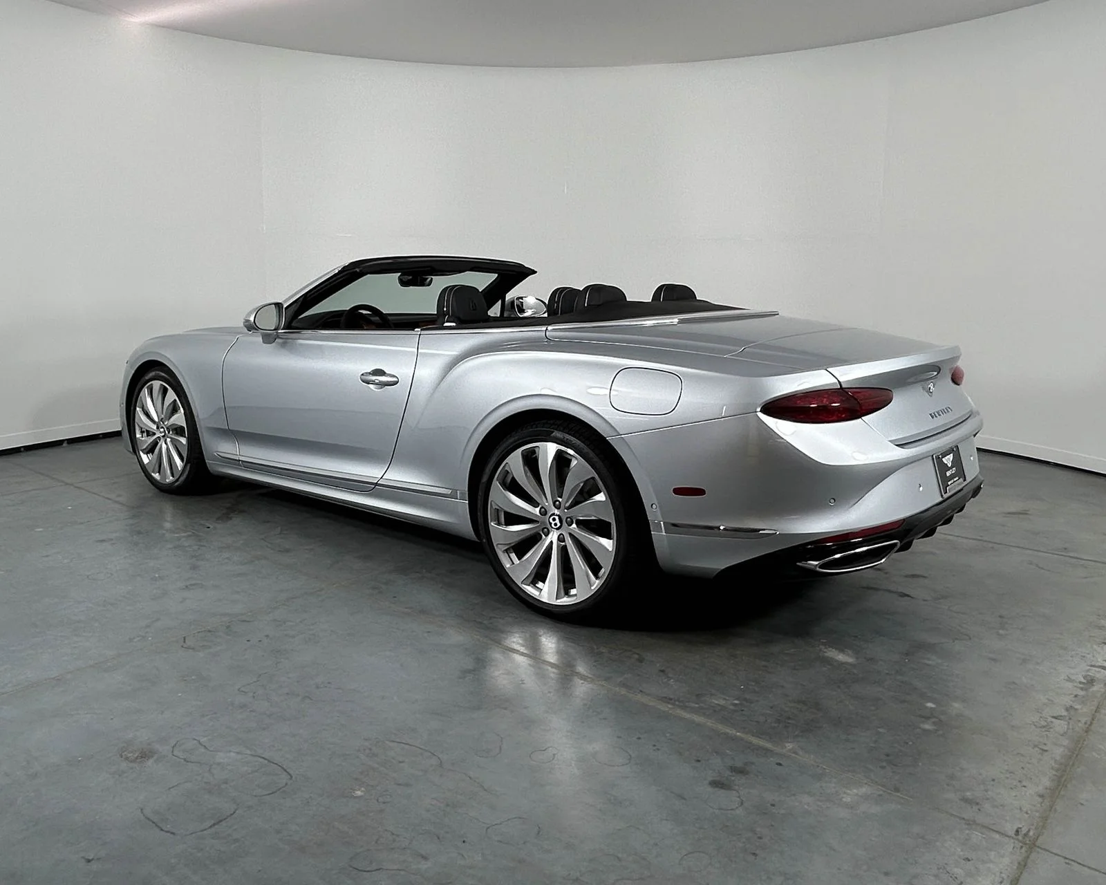 New 2026  Bentley V8 image 3