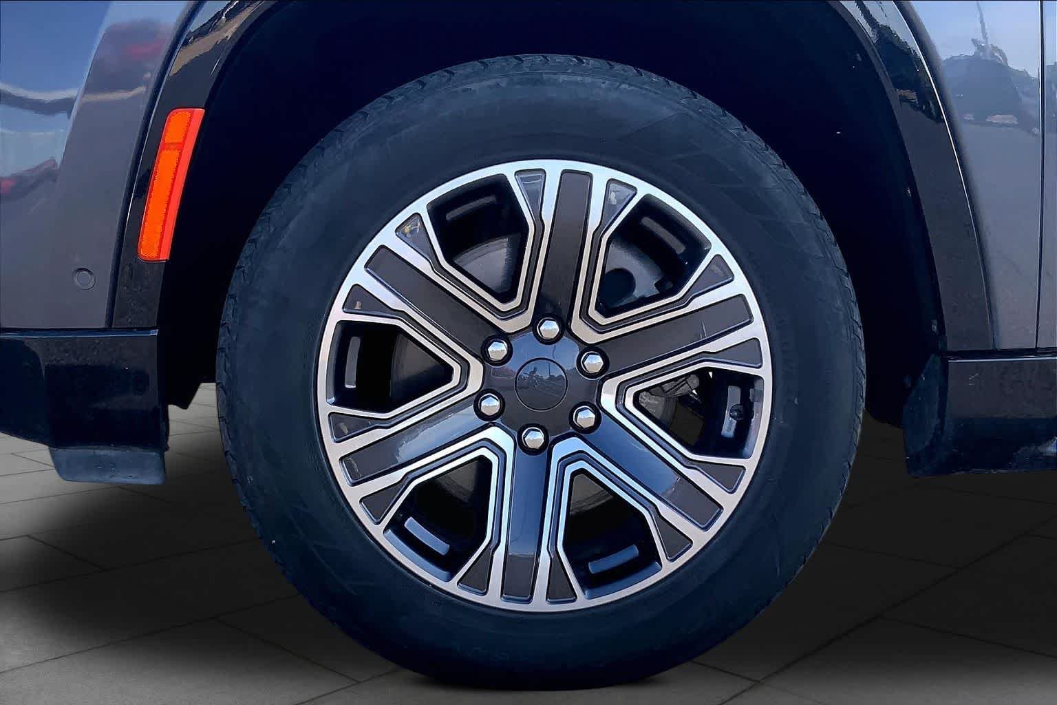 Used 2022 Baltic Gray Metallic Clearcoat Jeep Series III image 11