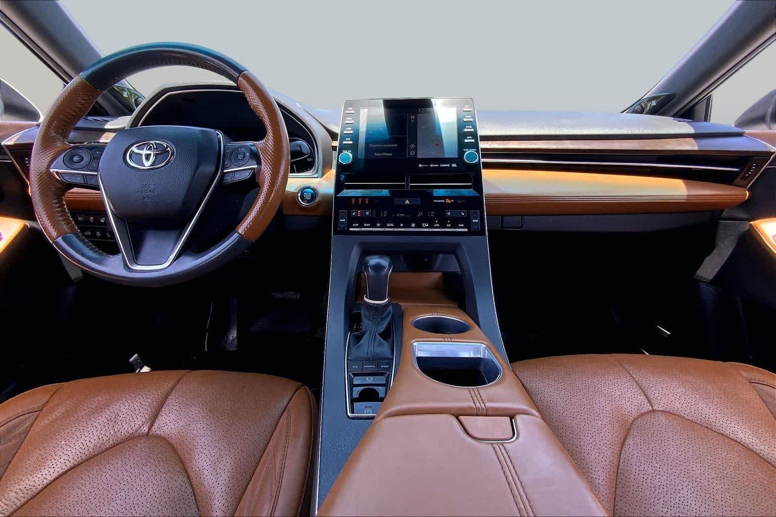 Used 2022 Wind Chill Pearl Toyota Limited image 15
