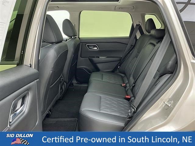 Used 2024 Champagne Silver Metallic Nissan Platinum image 18