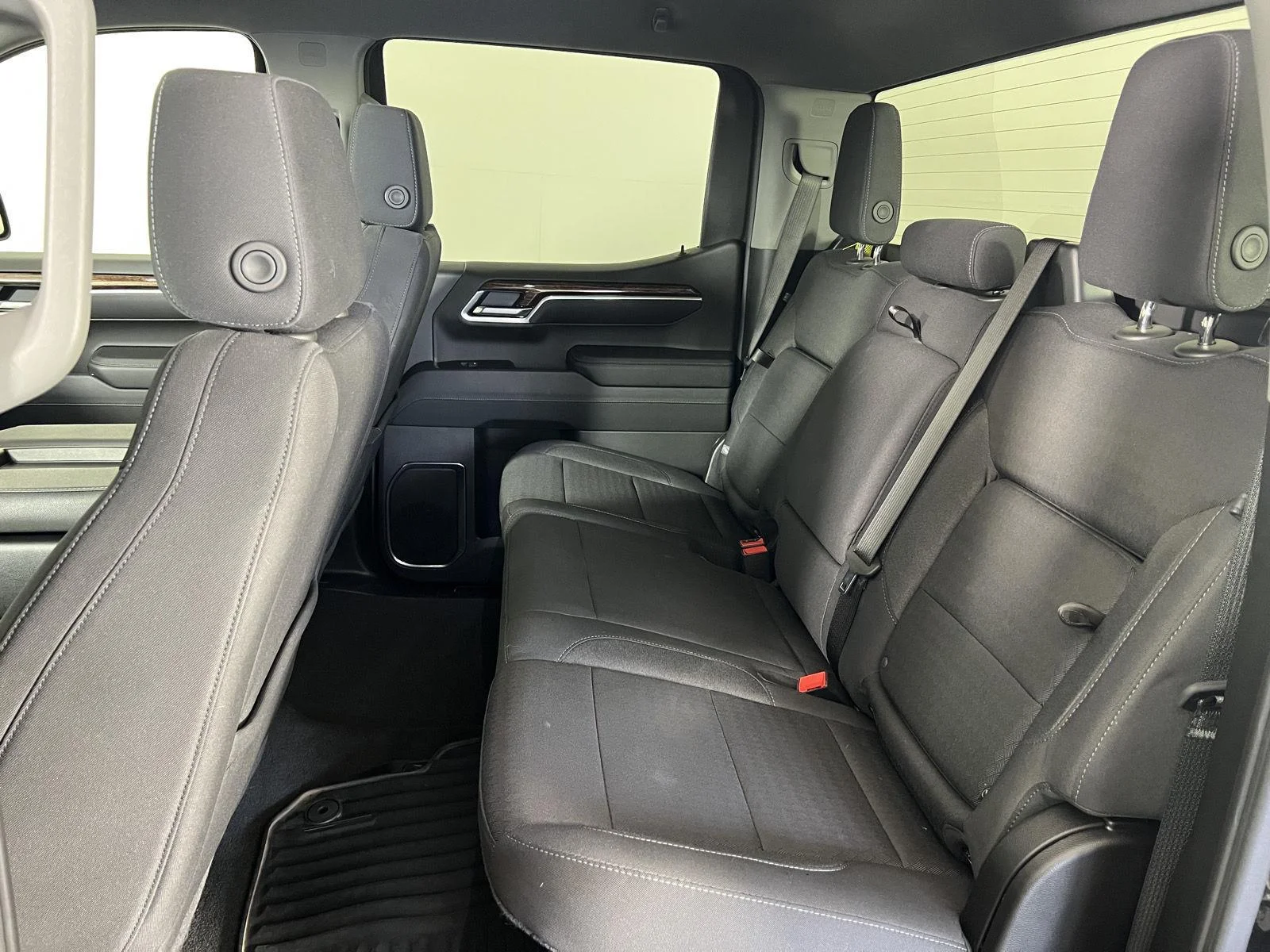 Used 2025 Onyx Black GMC Elevation image 35