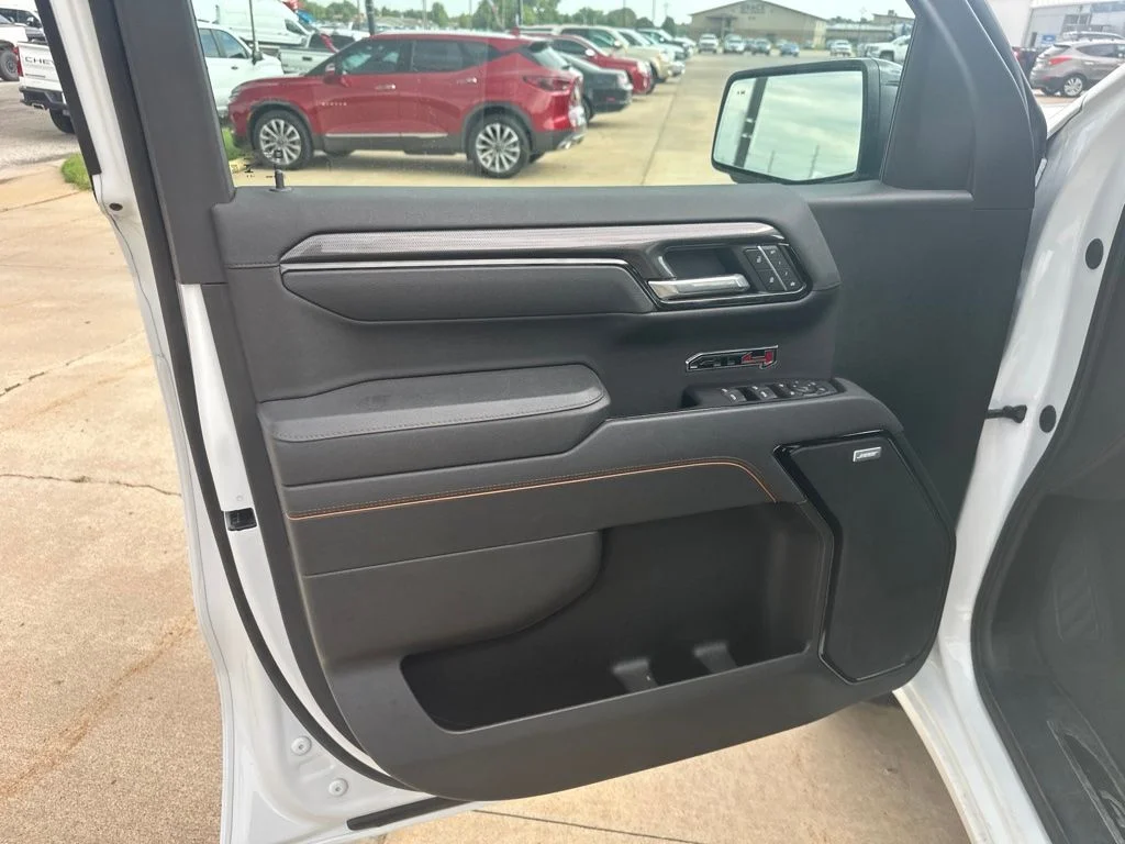 Used 2025 White GMC AT4 image 6