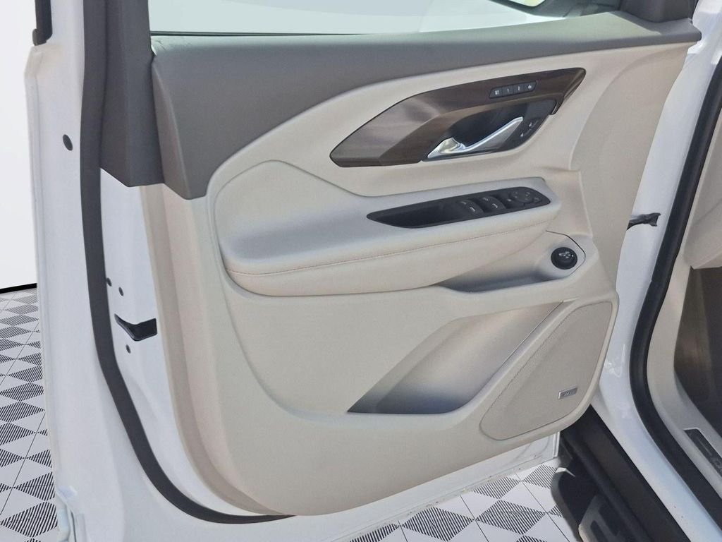 Certified Used 2018 Summit White GMC Denali image 10