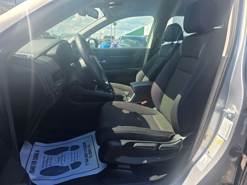 Used 2023 Lunar Silver Metallic Honda LX image 9