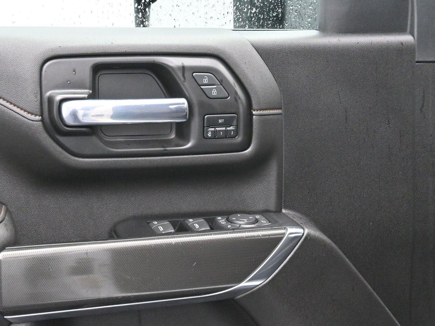 Used 2022 Summit White GMC AT4 image 11