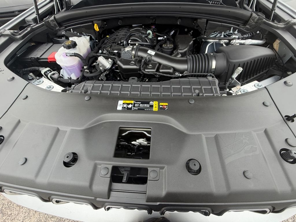 New 2026 Silver Zynith Exterior Paint Jeep Laredo image 20