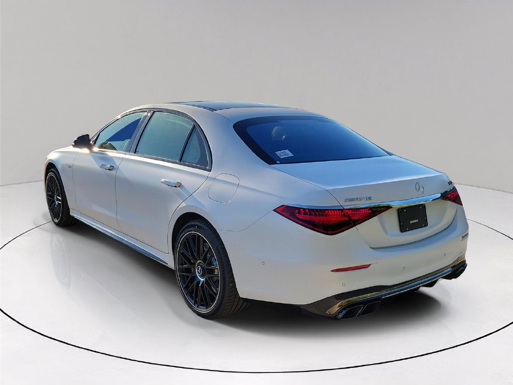 New 2026 MANUFAKTUR Moonlight White Magno Mercedes-Benz AMG® S 63 E 4MATIC® Sedan image 4