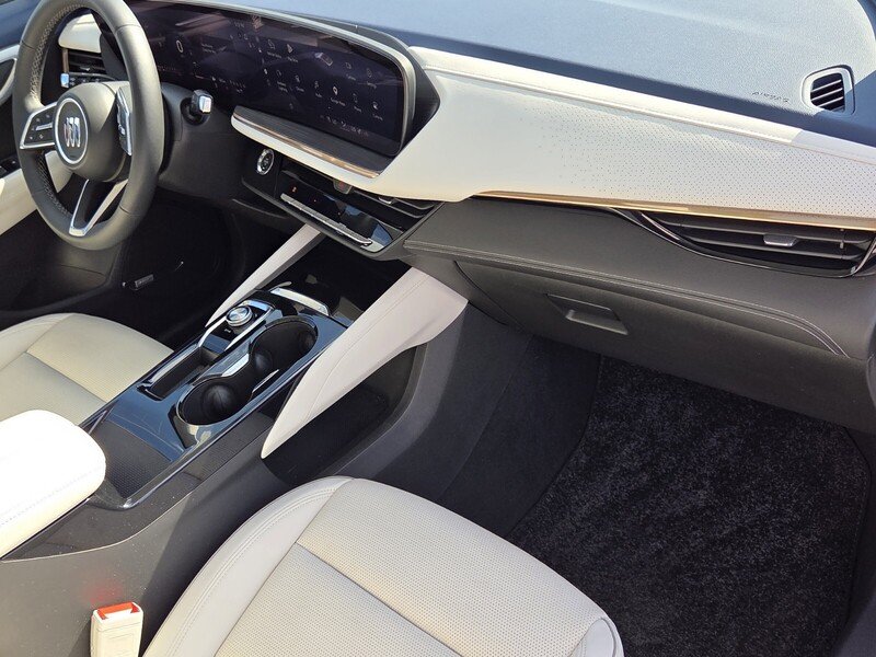 Used 2024 White Frost BUICK AWD 4DR AVENIR image 19
