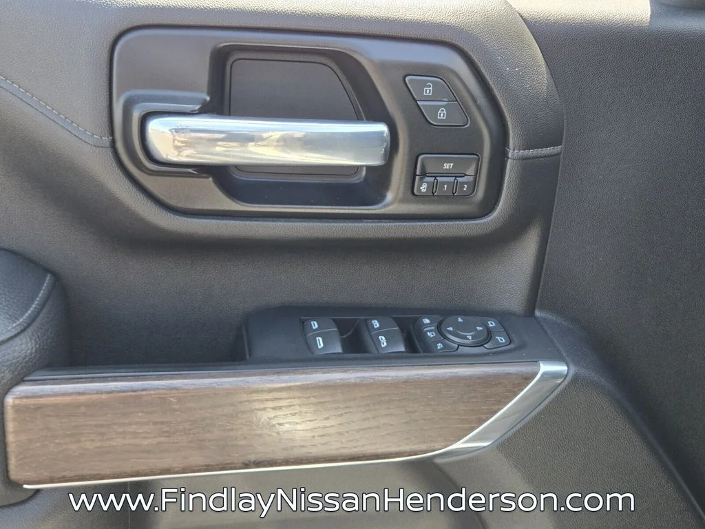 Used 2021 Silver GMC Denali image 22